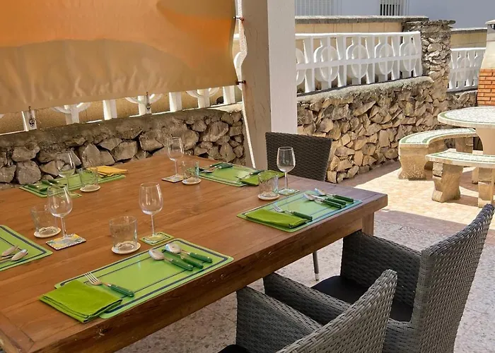 וילה Leon קוניל דה לה פרונטרה